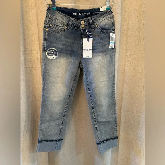 Wallflower Denim - Wallflower Jeans Curvy Fit Cropped Jeans, Size 5 Junior. Color: Camille. NWT